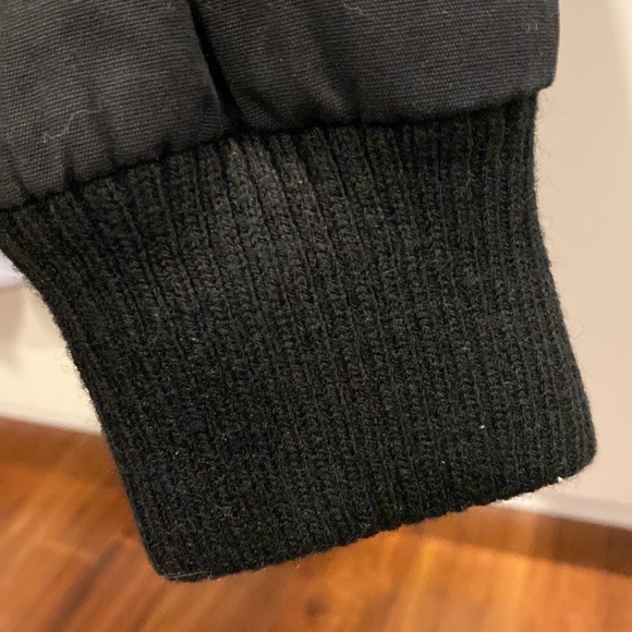 L black Charlotte Russe jacket. 4 pockets. Stretchy collar and cuffs - Picture 5 of 6